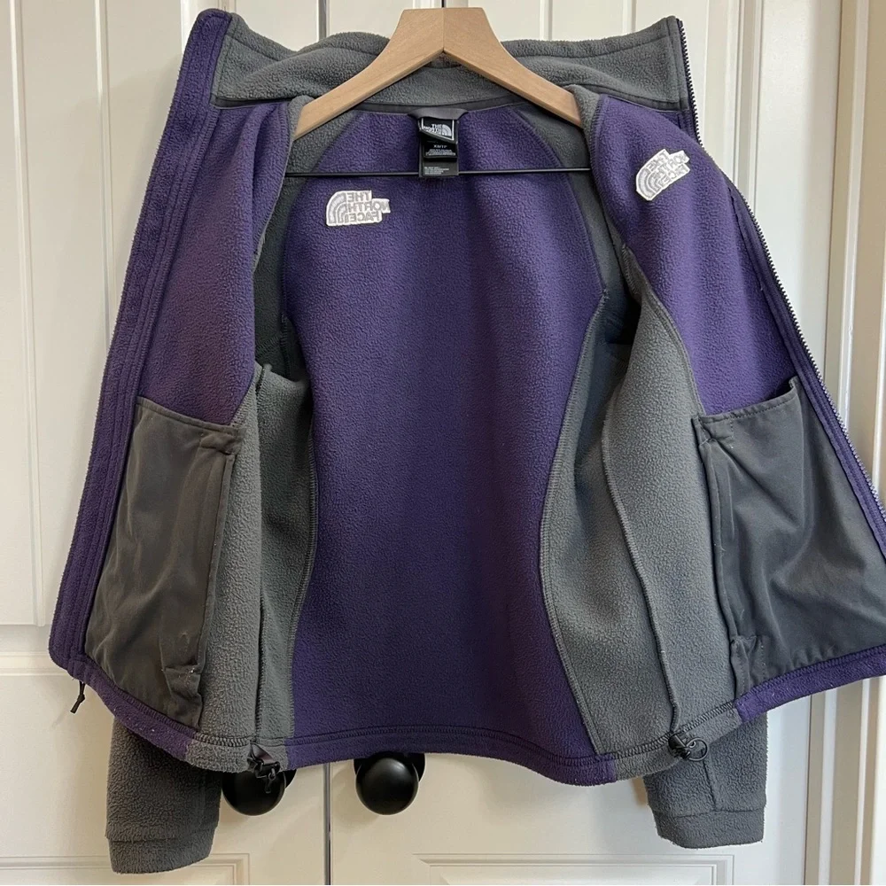 The North Face Womens Fleece Zip Up Jacket in Purple/Gray, Size XS - Picture 10 of 12